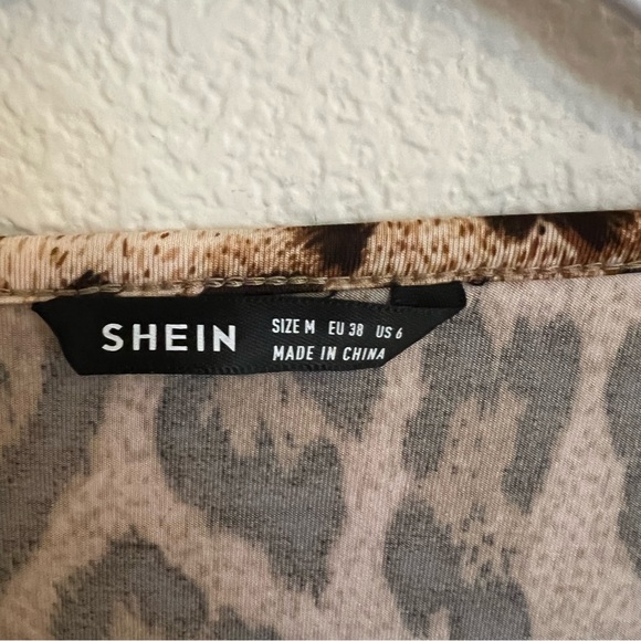 SHEIN | Leopard Cheetah Print Long Sleeve Crop Top - Picture 2 of 3